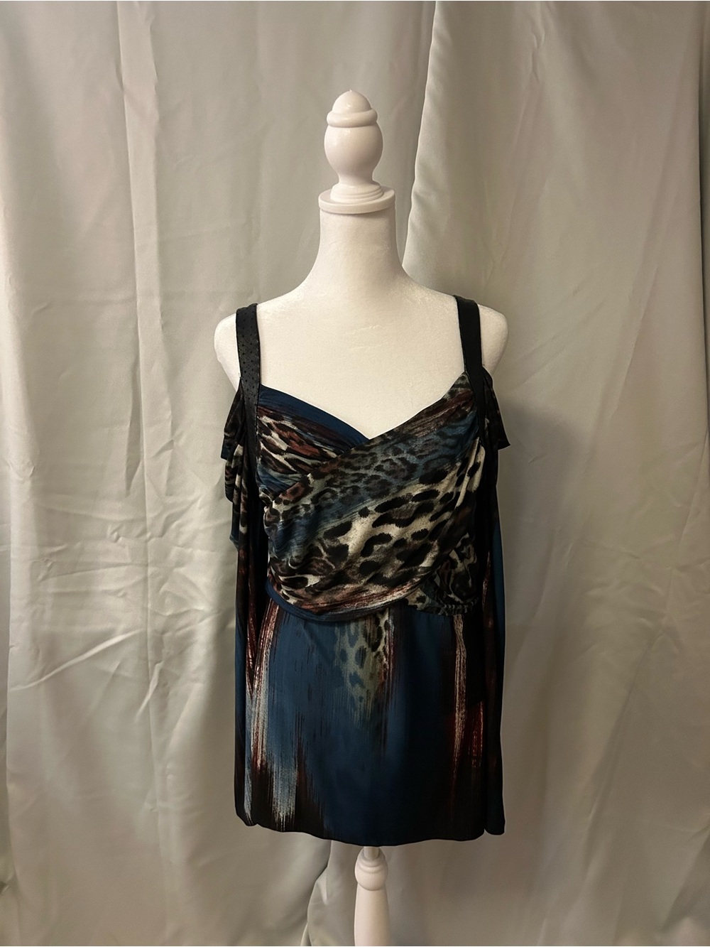 VENUS Multi Color Animal Print Cold Shoulder Long Sleeve Top
